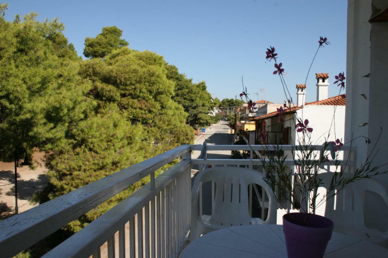 Cosy Apartment By The Sea Metamorfosi  Exterior photo