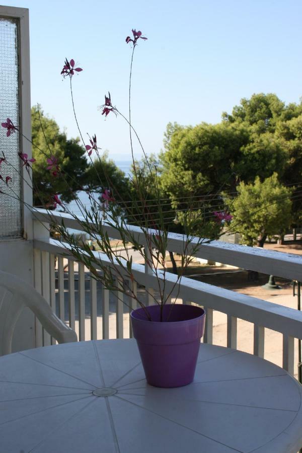Cosy Apartment By The Sea Metamorfosi  Exterior photo
