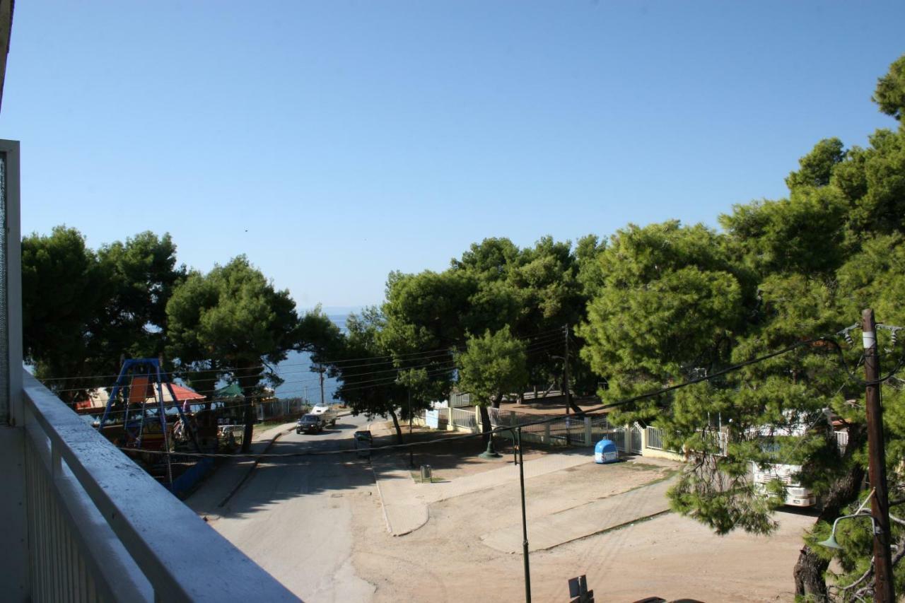 Cosy Apartment By The Sea Metamorfosi  Exterior photo