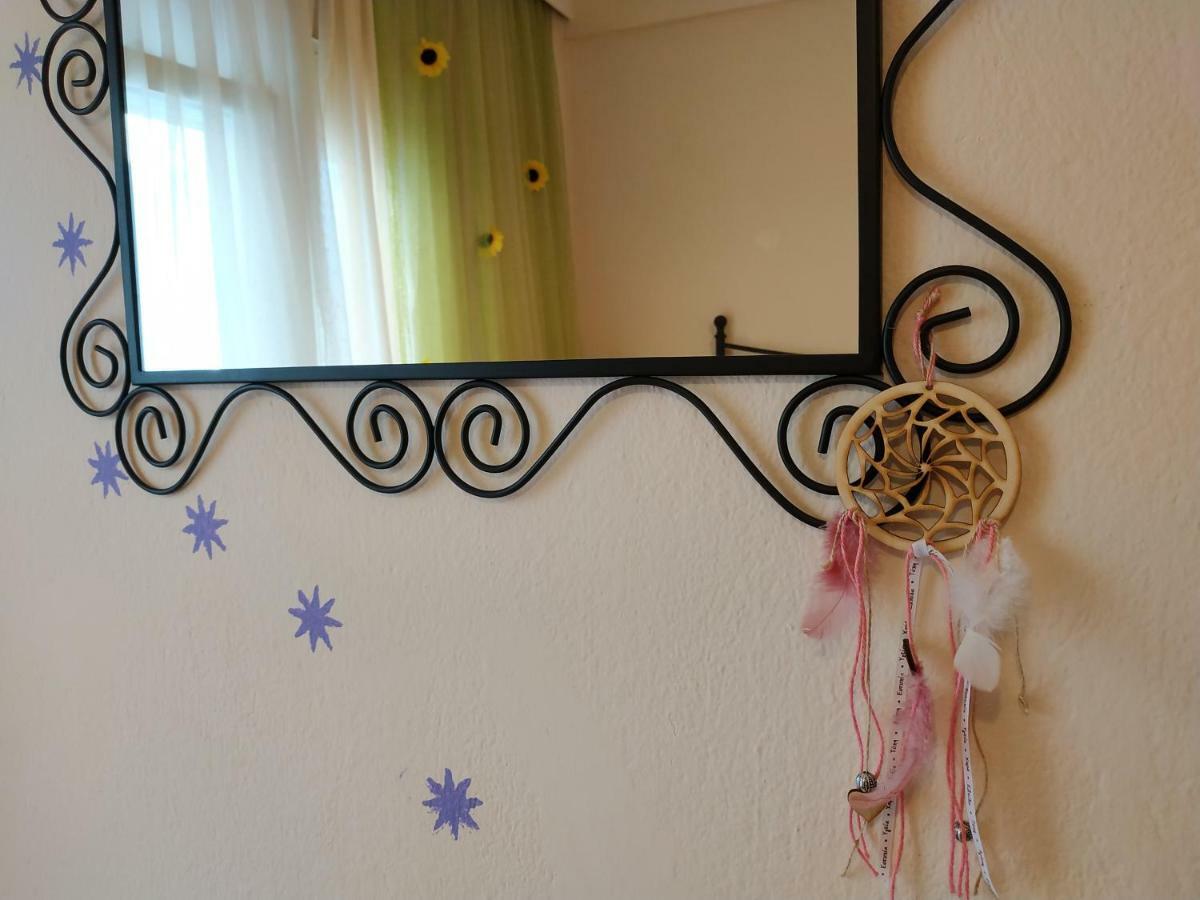 Cosy Apartment By The Sea Metamorfosi  Exterior photo